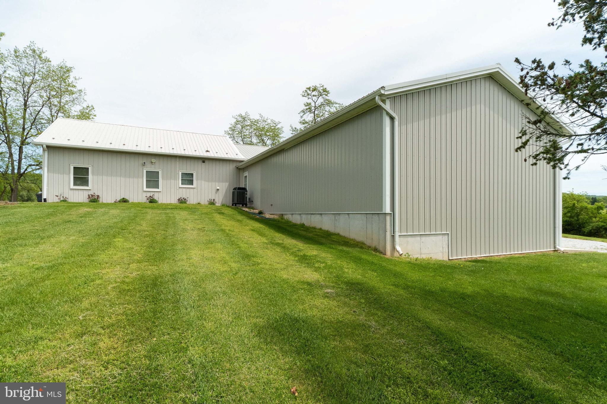 8014 Mapleville Road Boonsboro, MD 21713 - Photo 102 of 109 Office Space/Garage