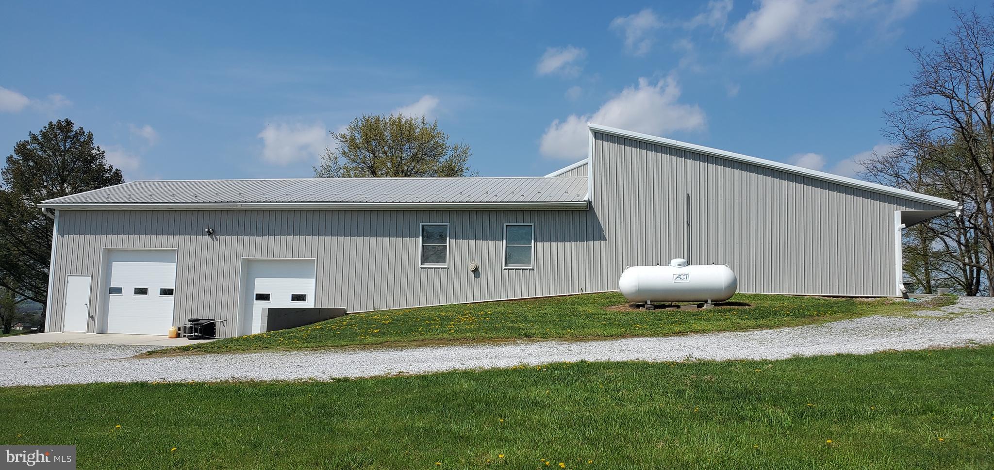 8014 Mapleville Road Boonsboro, MD 21713 - Photo 15 of 109 Garage