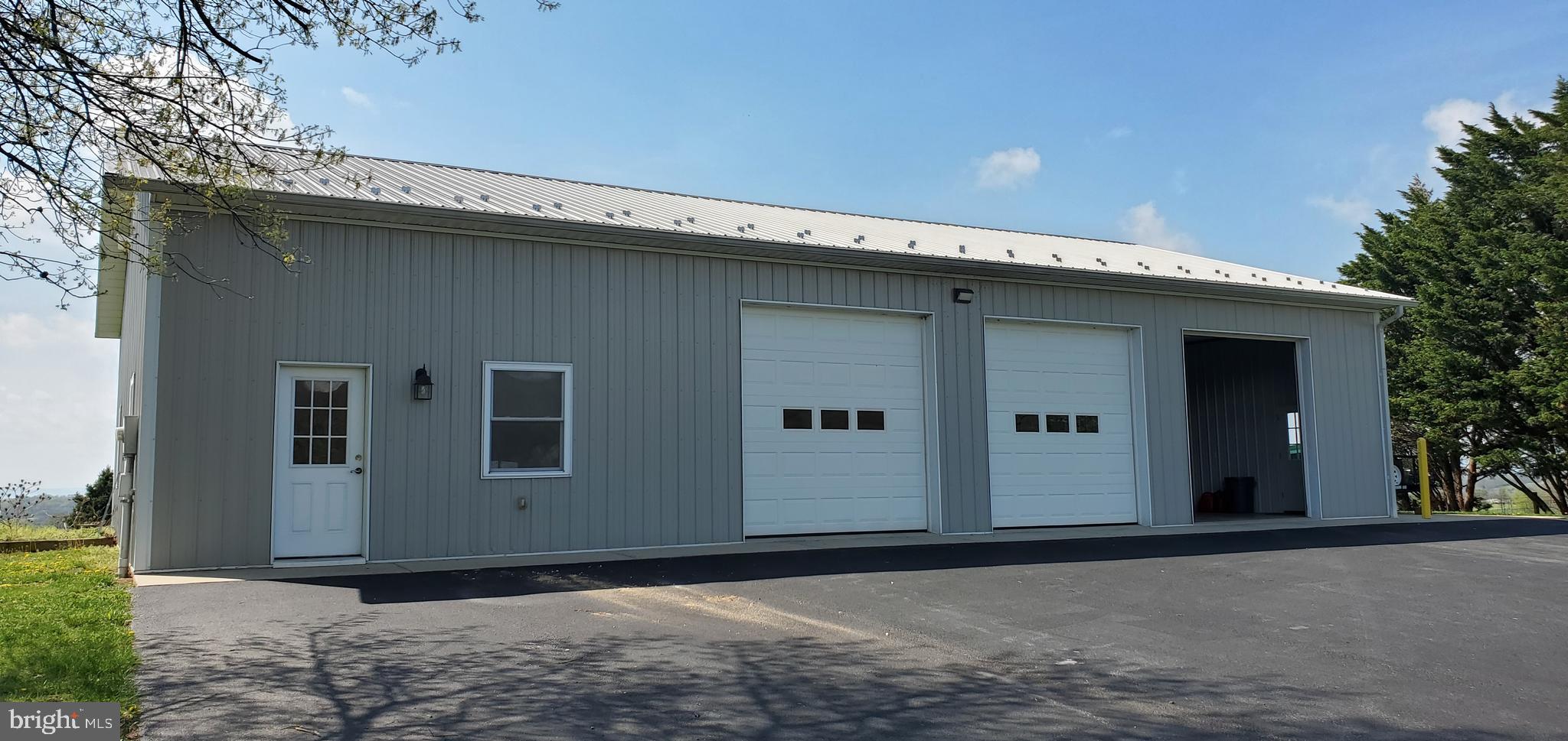 8014 Mapleville Road Boonsboro, MD 21713 - Photo 16 of 109 Garage