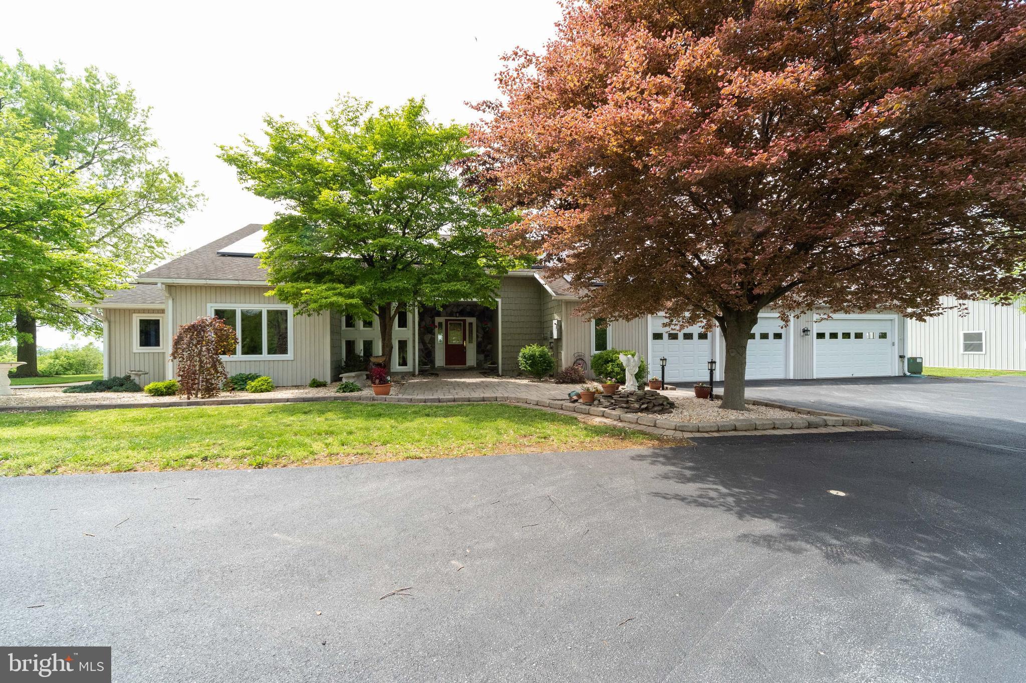 8014 Mapleville Road Boonsboro, MD 21713 - Photo 3 of 109 Large Driveway