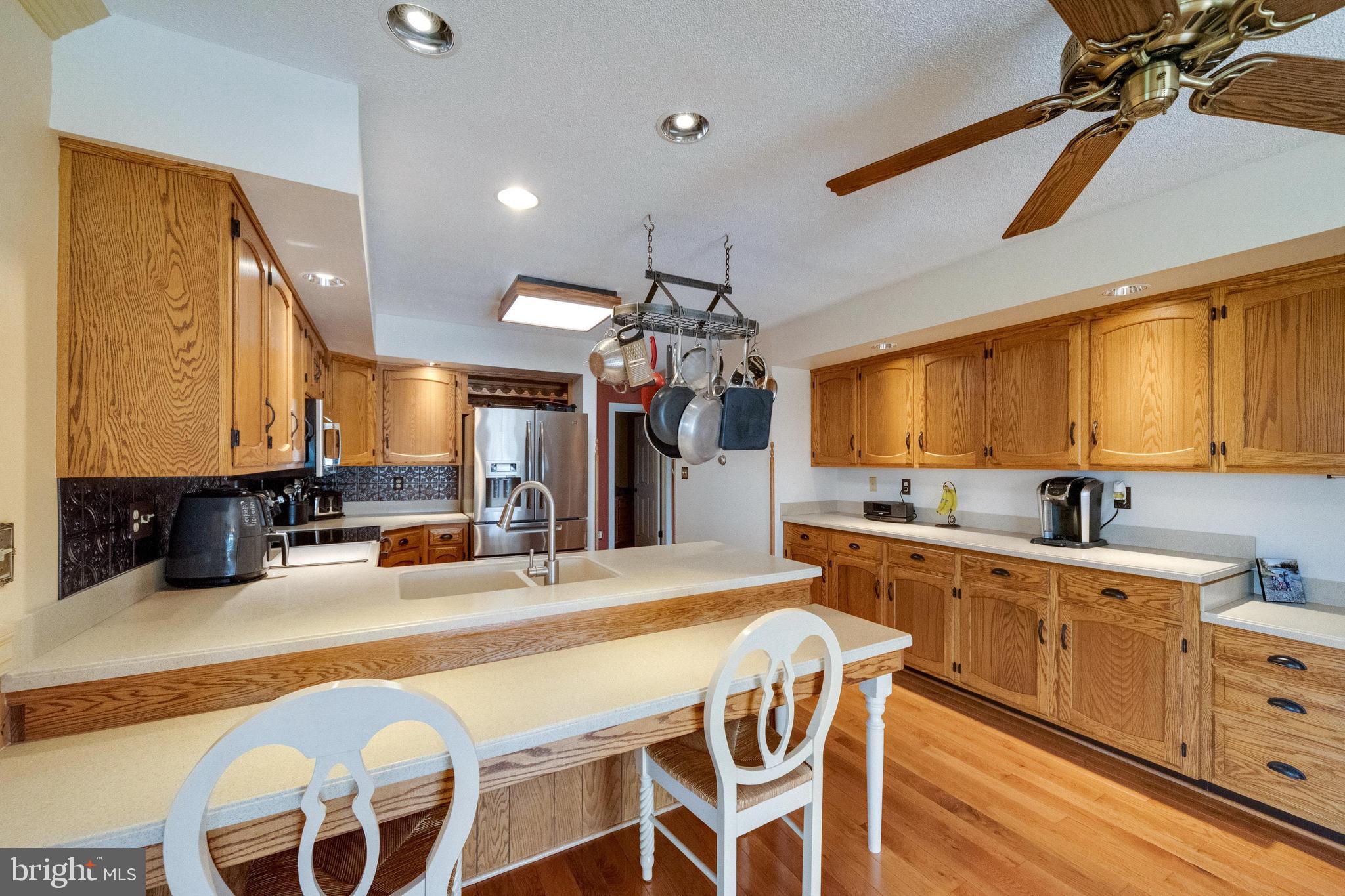 8014 Mapleville Road Boonsboro, MD 21713 - Photo 33 of 109 Kitchen with Breakfast Bar