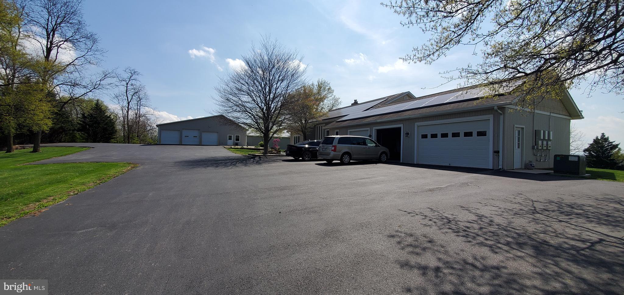 8014 Mapleville Road Boonsboro, MD 21713 - Photo 6 of 109 Large Driveway