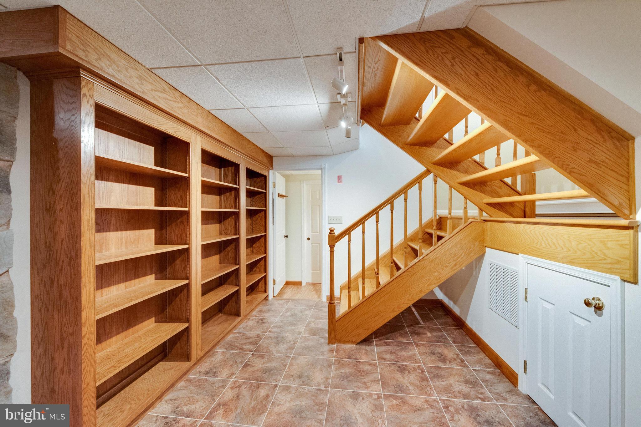8014 Mapleville Road Boonsboro, MD 21713 - Photo 58 of 109 Basemen Book Shelves