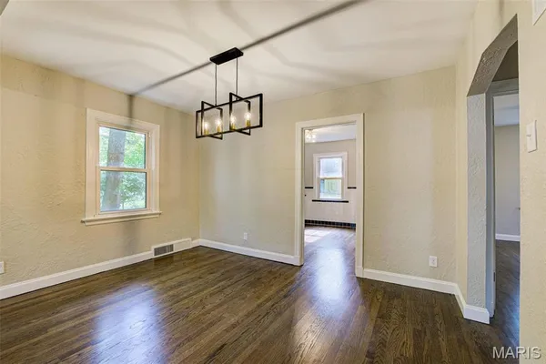 $1,900 | 1032 Charleville Avenue, St. Louis, MO 63119