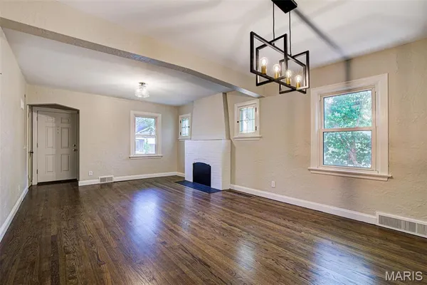 $1,900 | 1032 Charleville Avenue, St. Louis, MO 63119