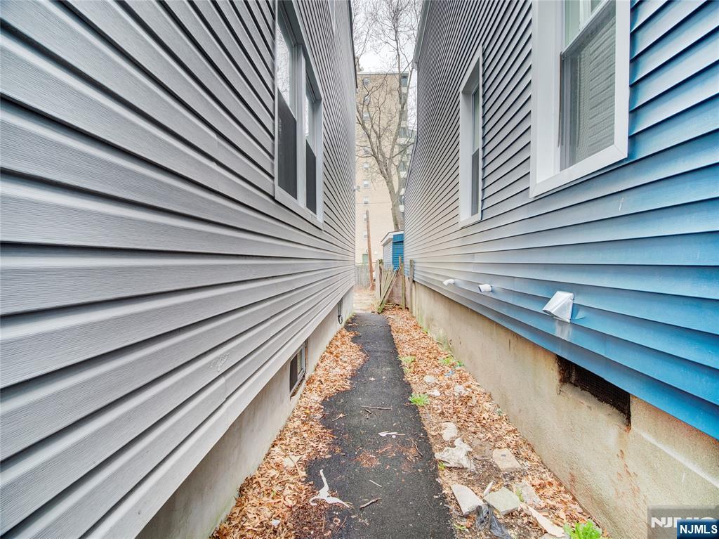 271 Washington Street Orange, NJ 07050 - Photo 3 of 30