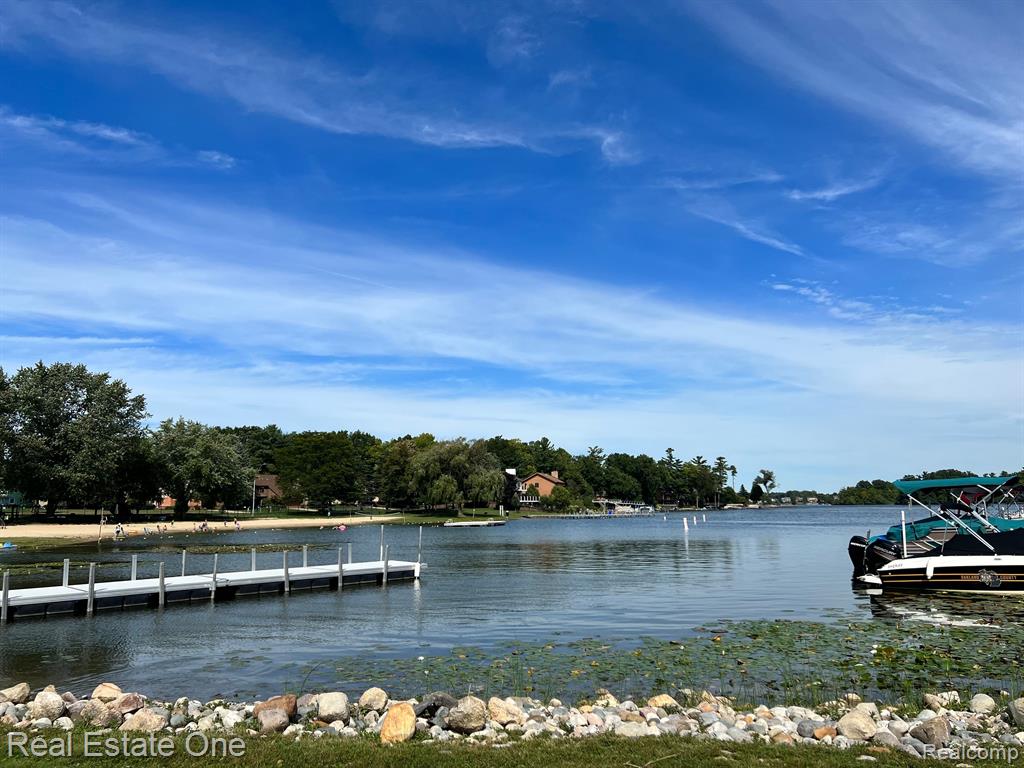 2449 Eaton Gate Road Lake Orion, MI 48360 - Photo 32 of 37 Gallery Image 32
