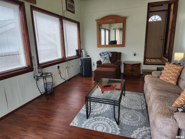 $89,900 | 148 Pearl Street, Elizabethtown, IL 62931