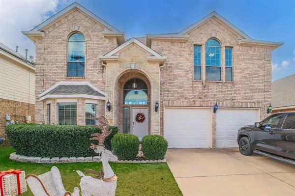 $430,000 | 317 Crescent Creek Lane, Fort Worth, TX 76140