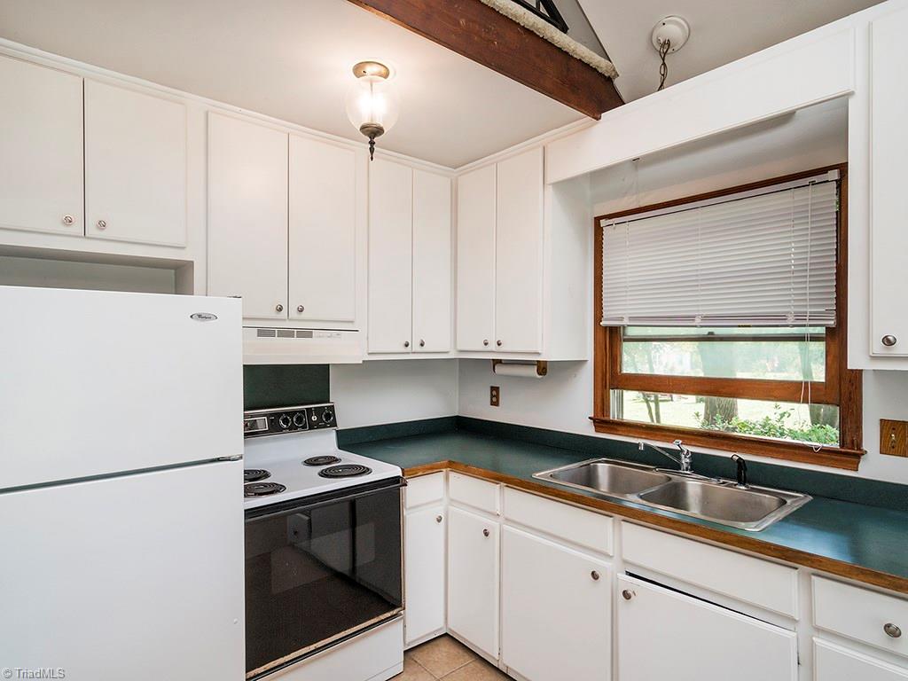 2613 Lynn Road Burlington, NC 27215 - Photo 8 of 24 Kitchen