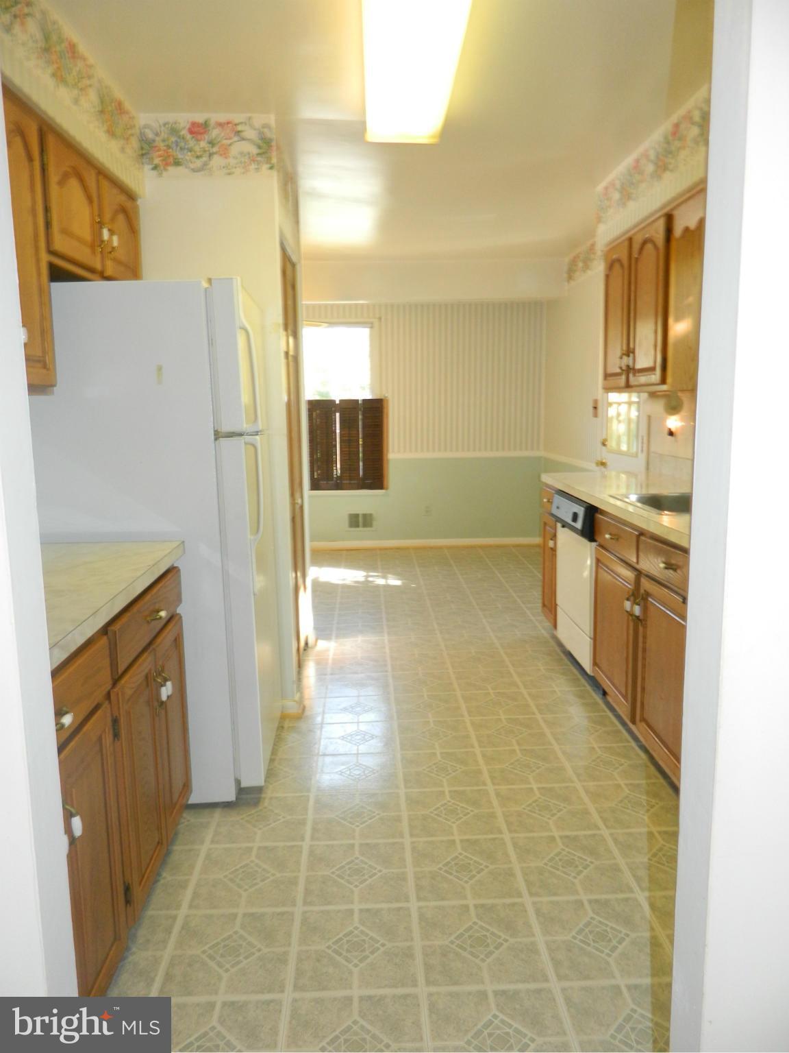 1312 Rolling Rd. Catonsville, MD 21228 - Photo 13 of 30 Kitchen