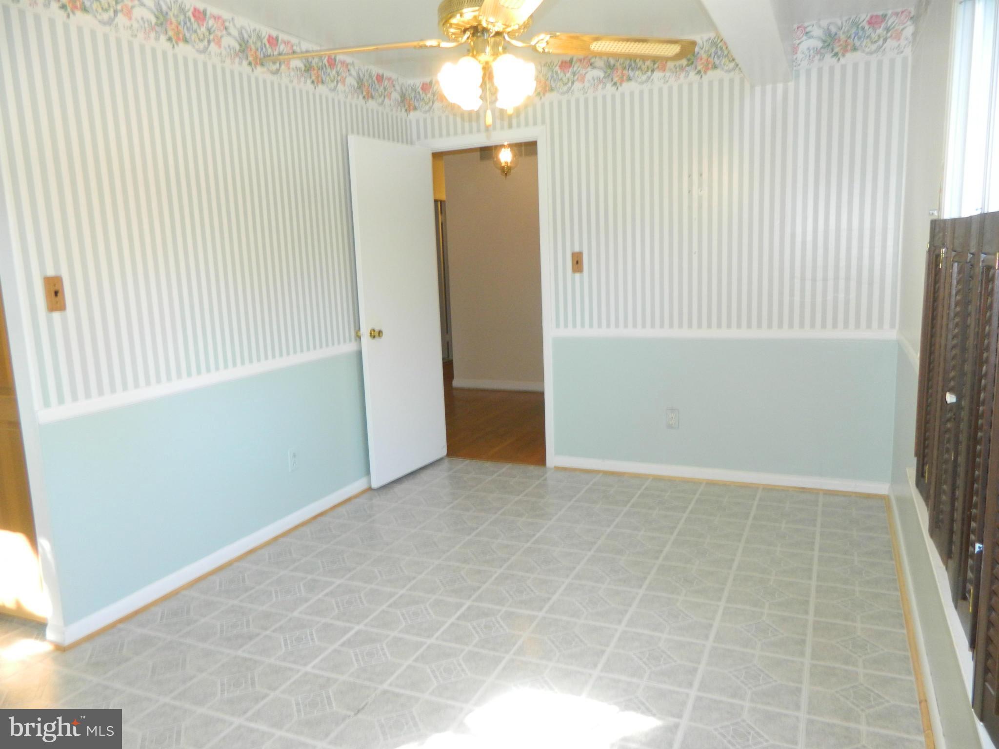 1312 Rolling Rd. Catonsville, MD 21228 - Photo 15 of 30 Kitchen
