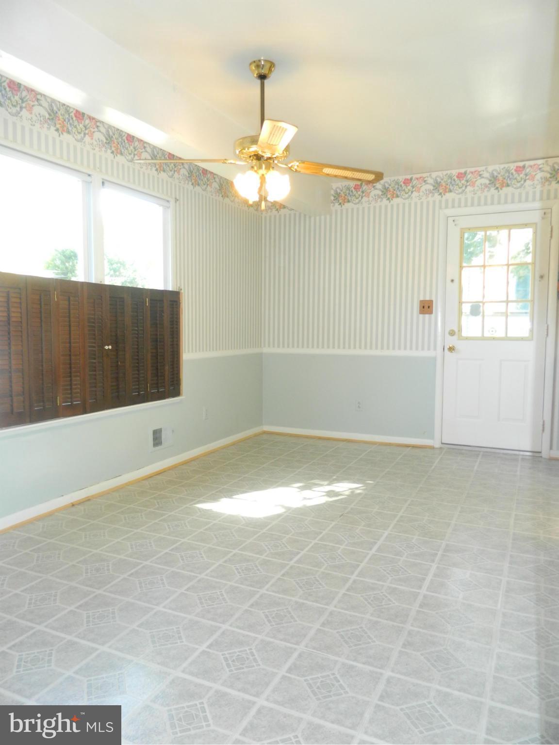 1312 Rolling Rd. Catonsville, MD 21228 - Photo 16 of 30 Kitchen