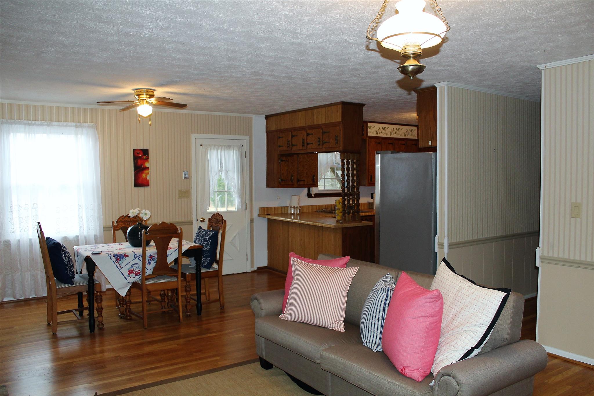 640 Pruett Road Dickson, TN 37055 - Photo 13 of 28 a living room with furniture