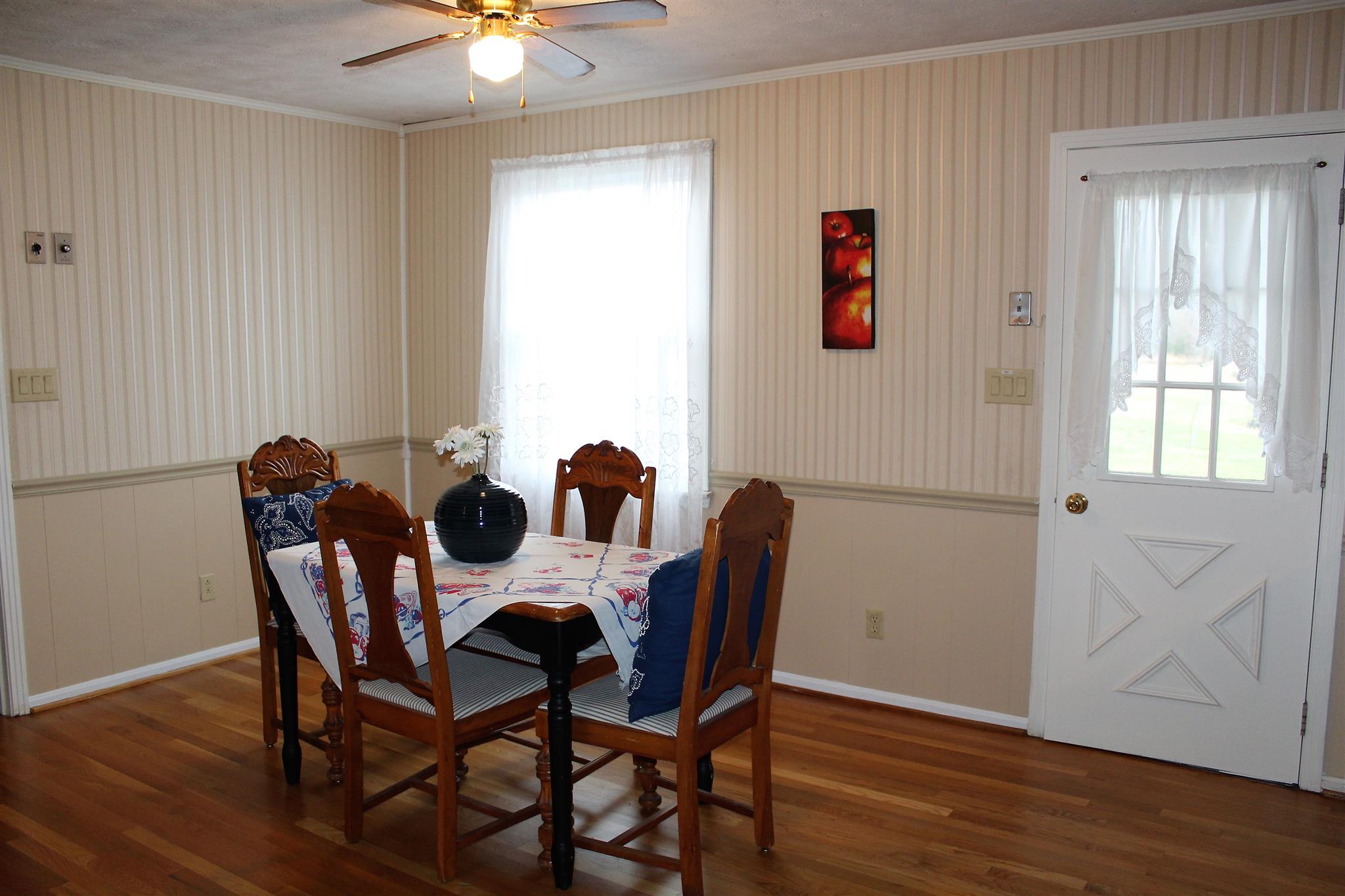 640 Pruett Road Dickson, TN 37055 - Photo 14 of 28 a view of a dining room with furniture and wooden floor