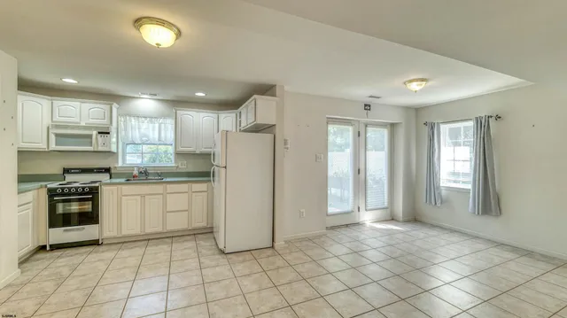 $589,000 | 7 Ruth Court, Absecon, NJ 08201