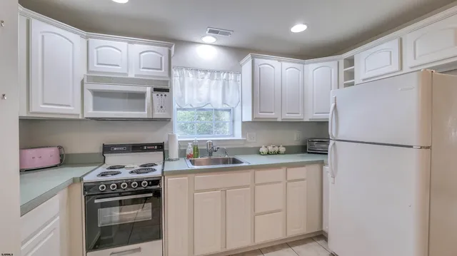 $589,000 | 7 Ruth Court, Absecon, NJ 08201