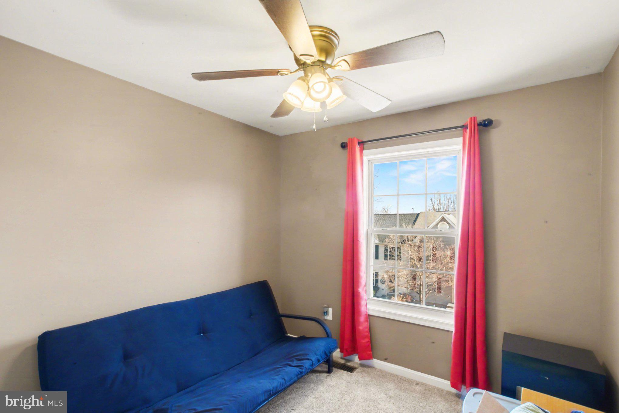 46 Morton Ridge Warrenton, VA 20186 - Photo 22 of 40 a room with furniture and a window