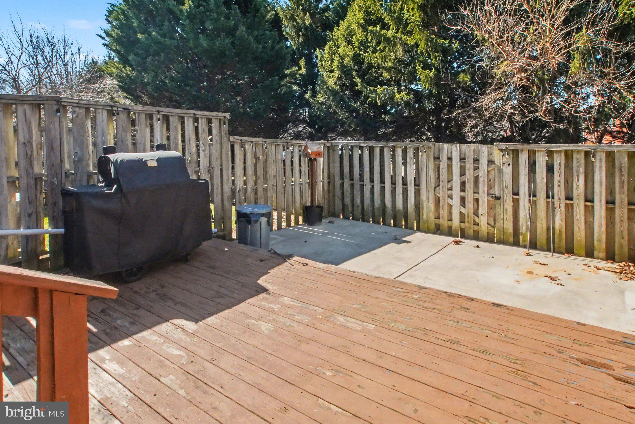46 Morton Ridge Warrenton, VA 20186 - Photo 35 of 40 a backyard of a house