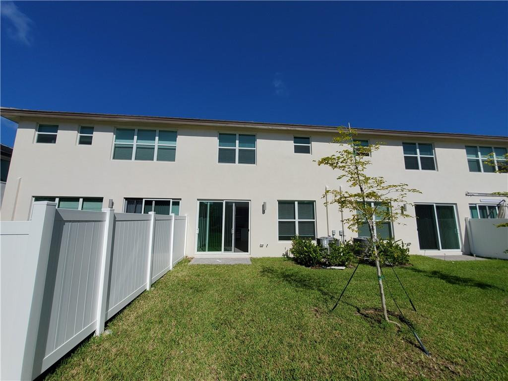 1104 Rio Court, Unit 1104 Deerfield Beach, FL 33064 - Photo 10 of 12 Photo 10