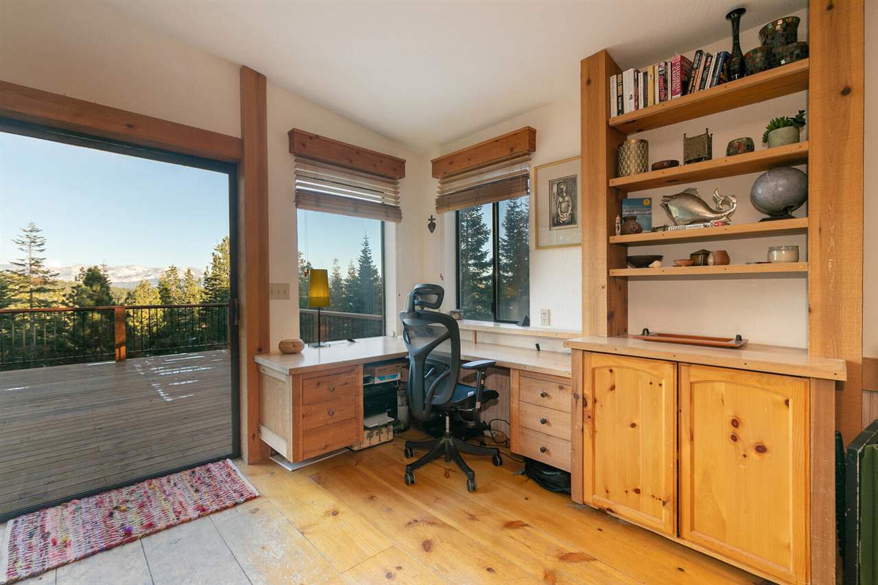 11677 Chamonix Road Truckee, CA 96161 - Photo 11 of 21 Gallery Image 11