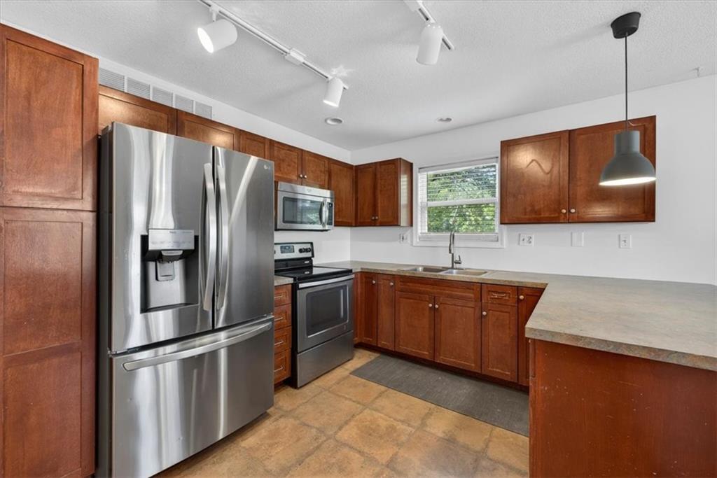 2133 Northeast Todd George Road Lee's Summit, MO 64086 - Photo 17 of 67