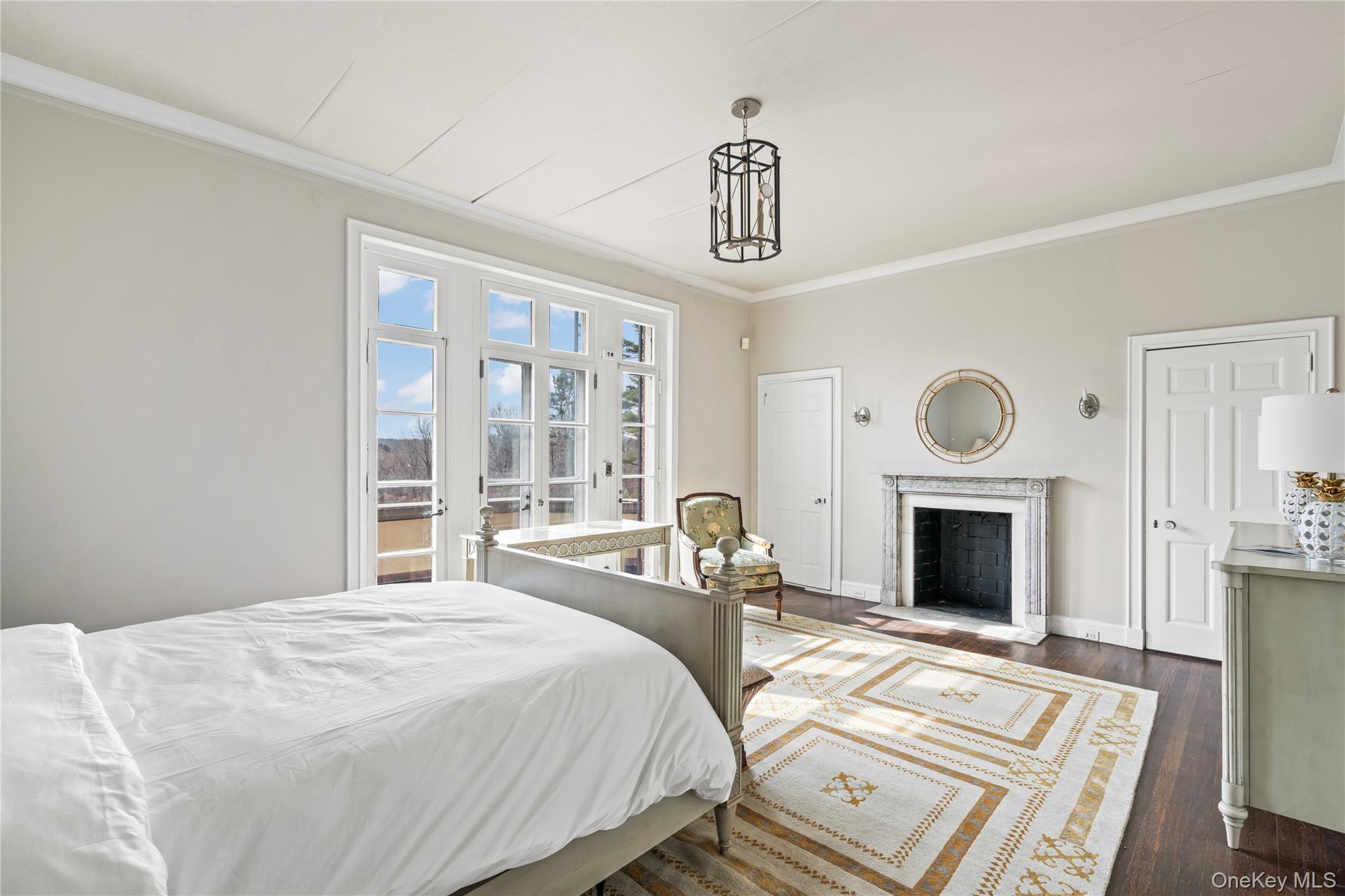 393 Oyster Bay Road Mill Neck, NY 11765 - Photo 28 of 38 Bedroom