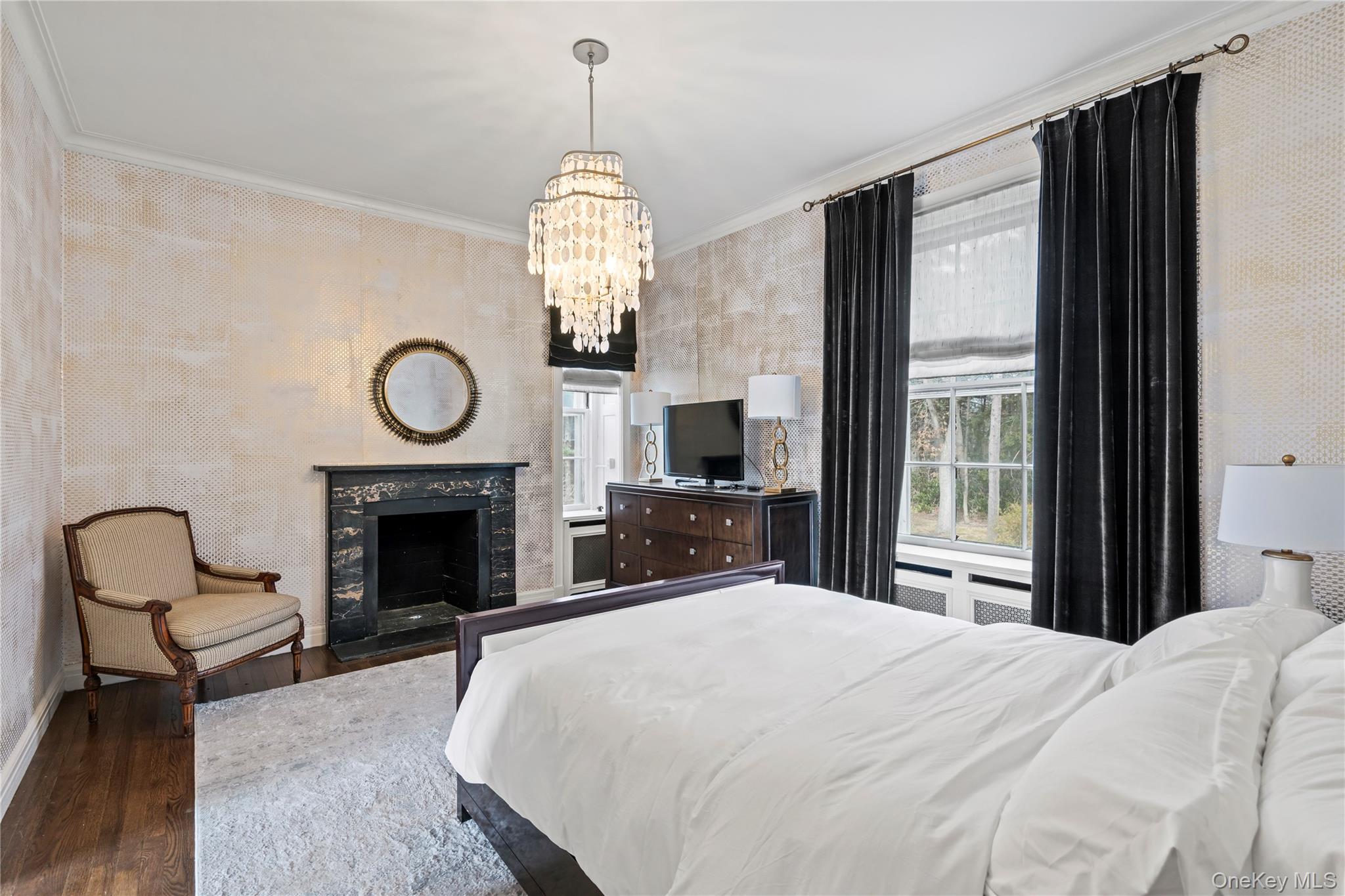 393 Oyster Bay Road Mill Neck, NY 11765 - Photo 30 of 38 Bedroom