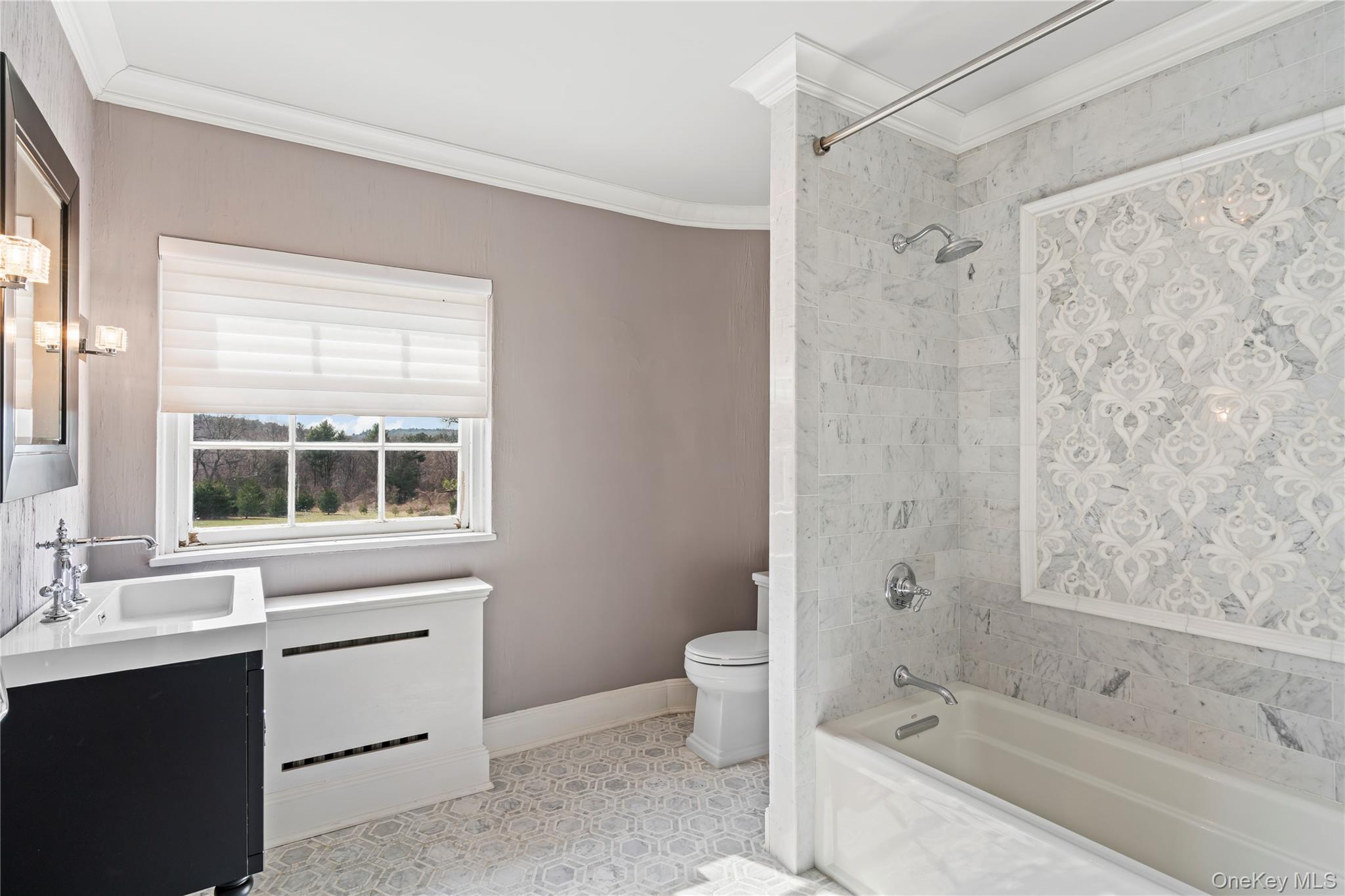 393 Oyster Bay Road Mill Neck, NY 11765 - Photo 31 of 38 Bathroom