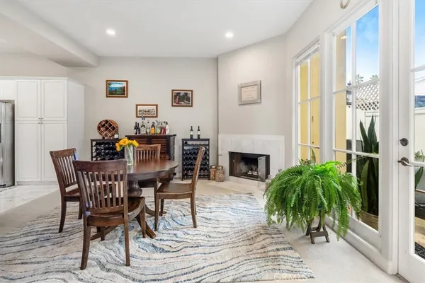 $7,500 | 723 South Broadway, Redondo Beach, CA 90277