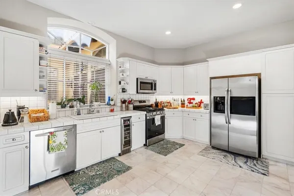 $7,500 | 723 South Broadway, Redondo Beach, CA 90277
