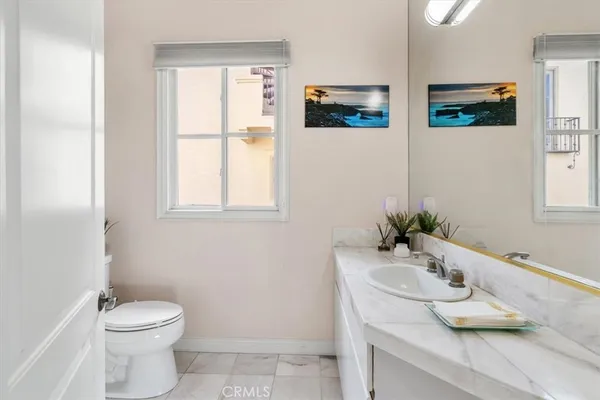 $7,500 | 723 South Broadway, Redondo Beach, CA 90277