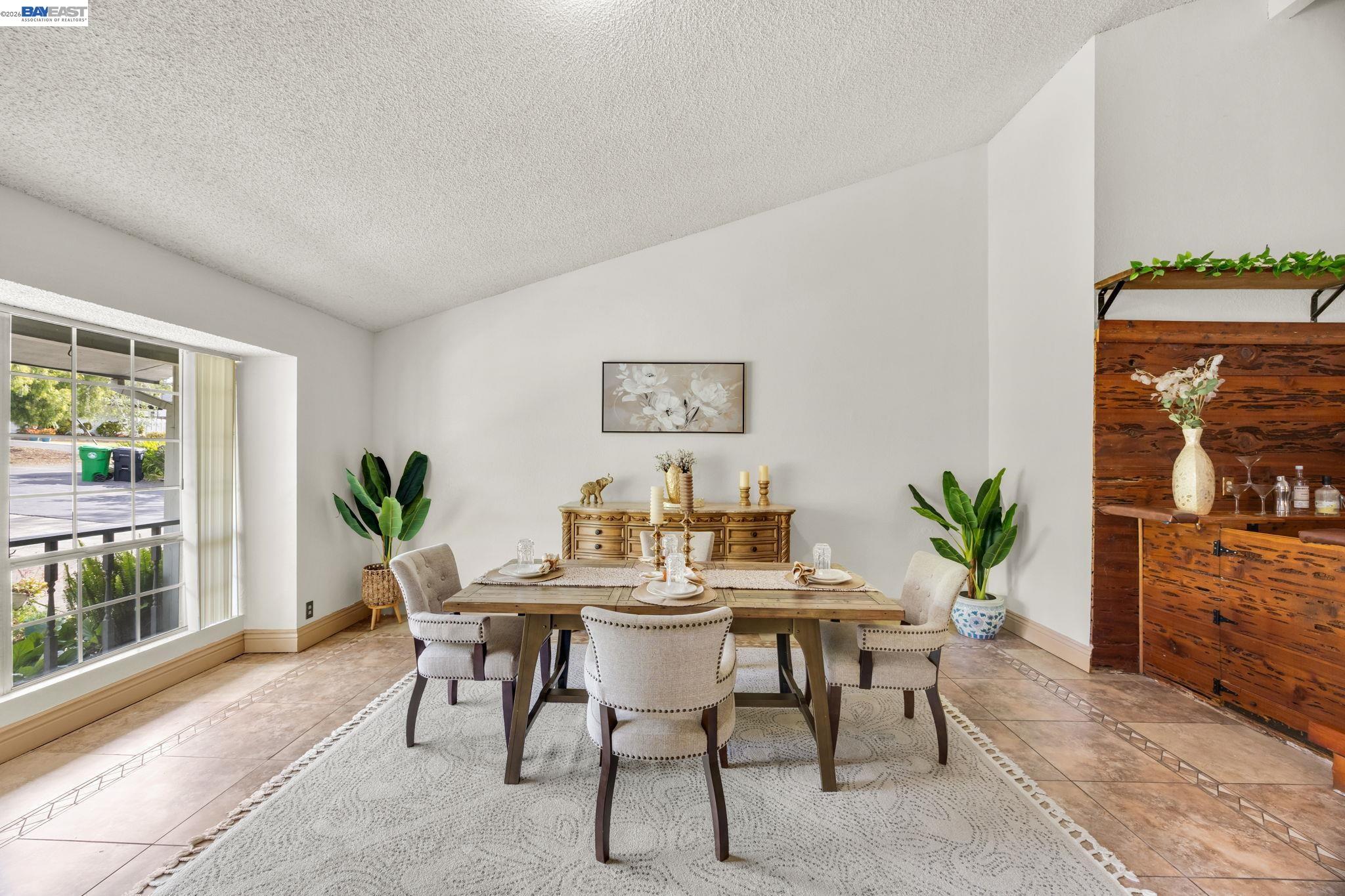 2857 Randall Way Hayward, CA 94541 - Photo 6 of 36