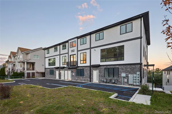 $1,199,000 | 352 Blauvelt Road, Unit 203, Monsey, NY 10952