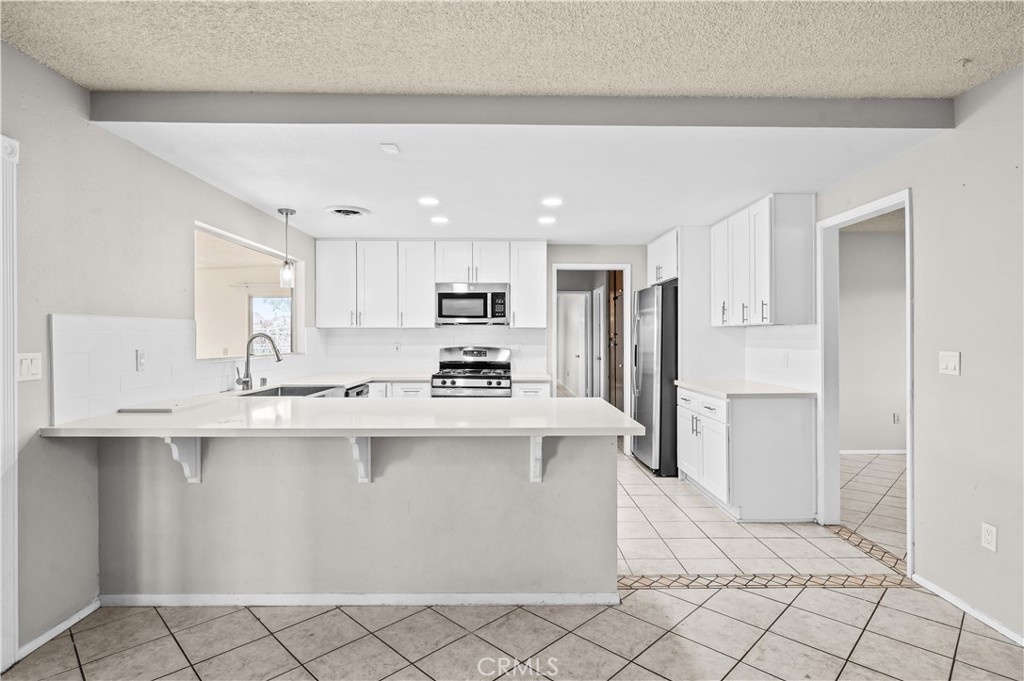 13755 Mohawk Road Apple Valley, CA 92307 - Photo 20 of 66