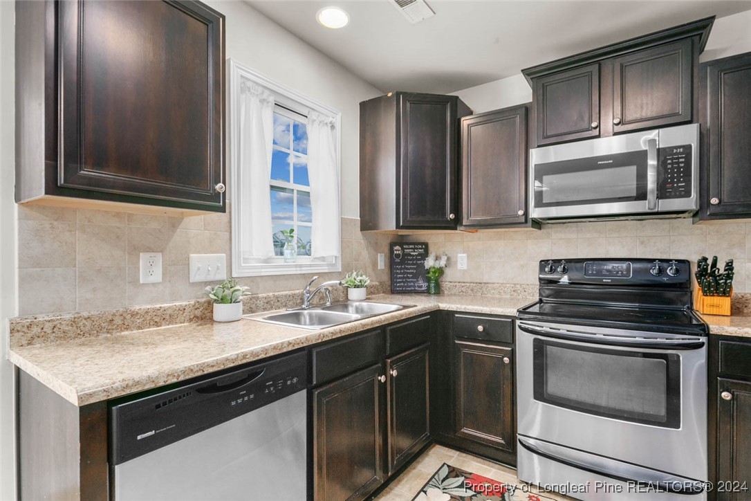2012 Yellowbrick Road Fayetteville, NC 28314 - Photo 17 of 37 Gallery Image 17