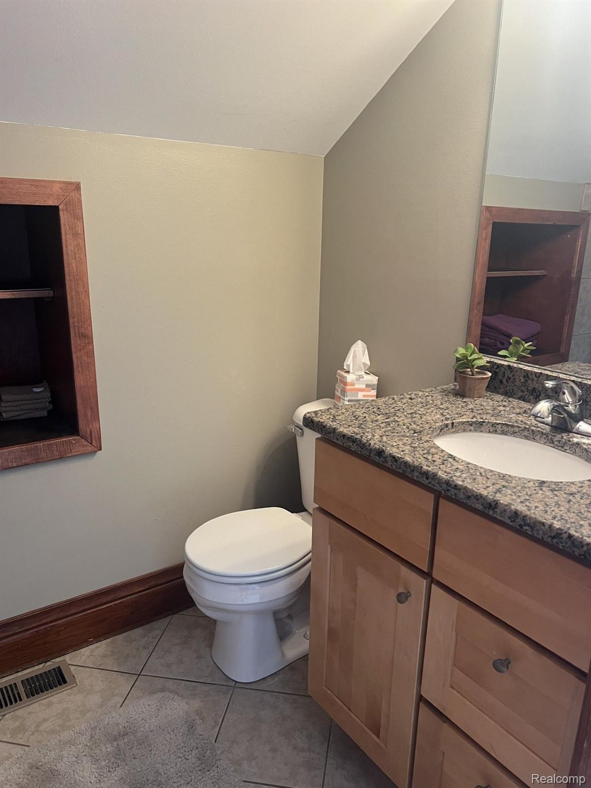 8926 Hough Road Almont, MI 48003 - Photo 18 of 21 Gallery Image 18