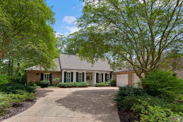 $575,000 | 5845 South Shore Drive, Baton Rouge, LA 70817