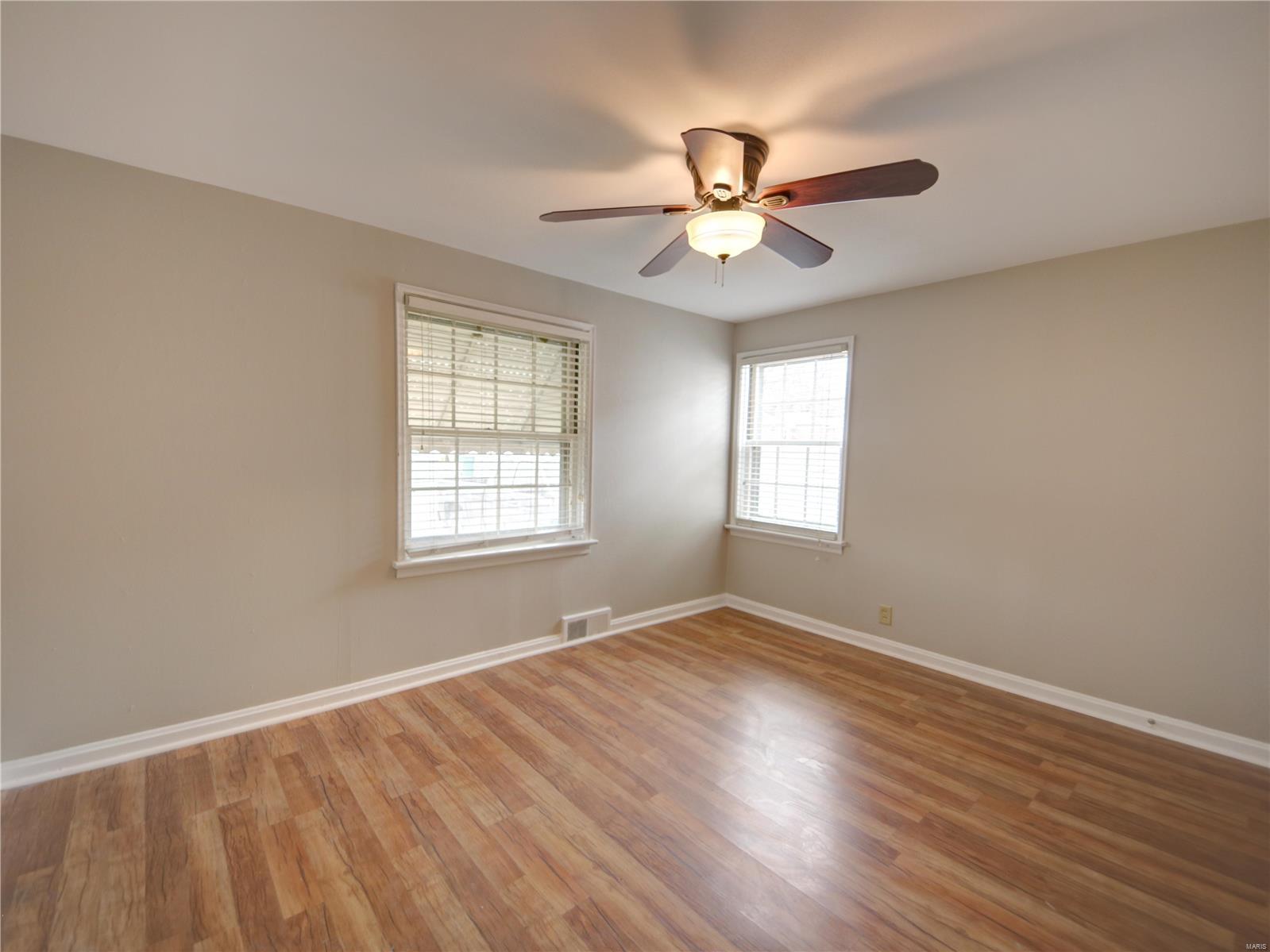1932 North Hanley Road St. Louis, MO 63133 - Photo 5 of 10 Gallery Image 5