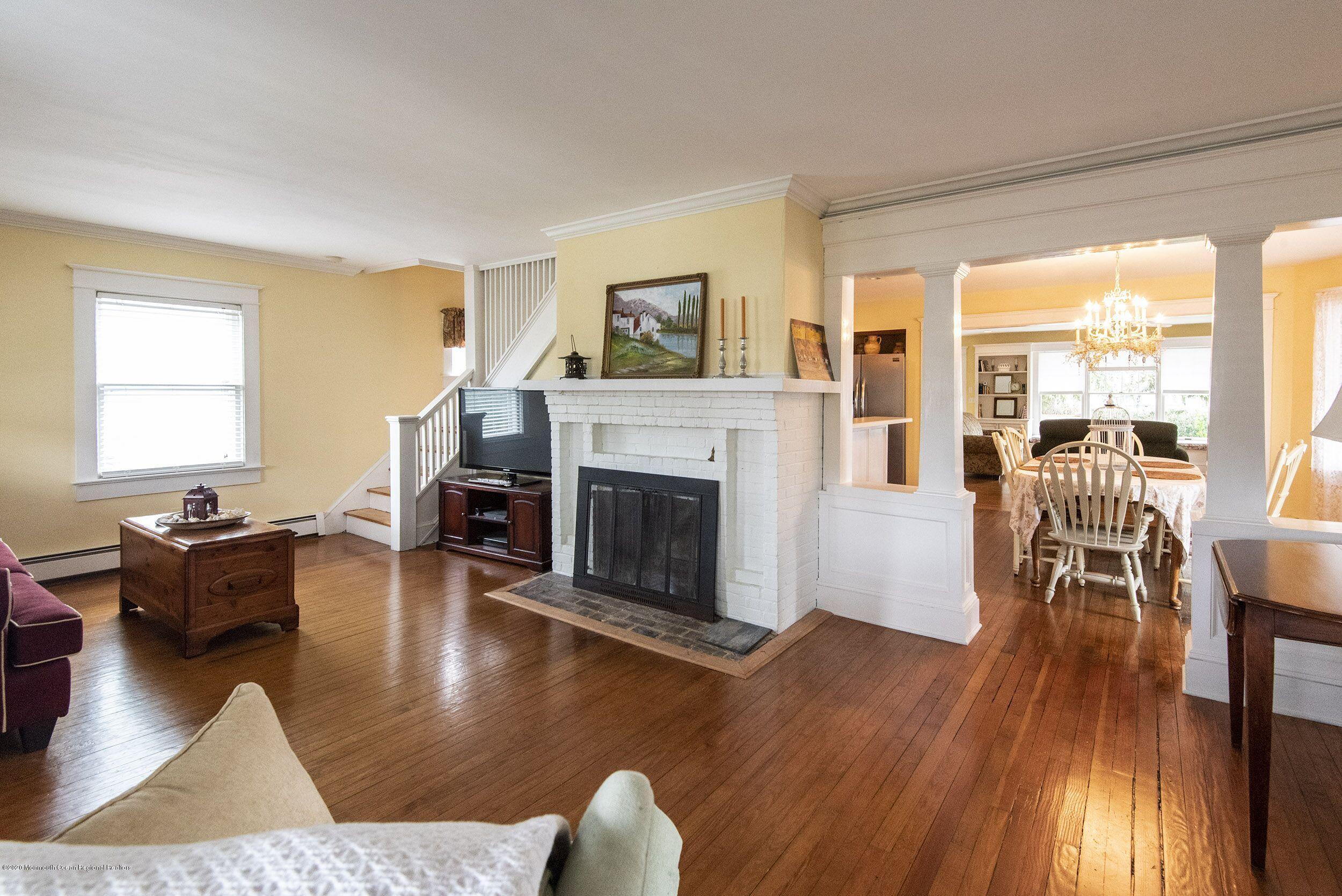 1110 Rue Avenue Point Pleasant, NJ 08742 - Photo 8 of 28 2110liv1