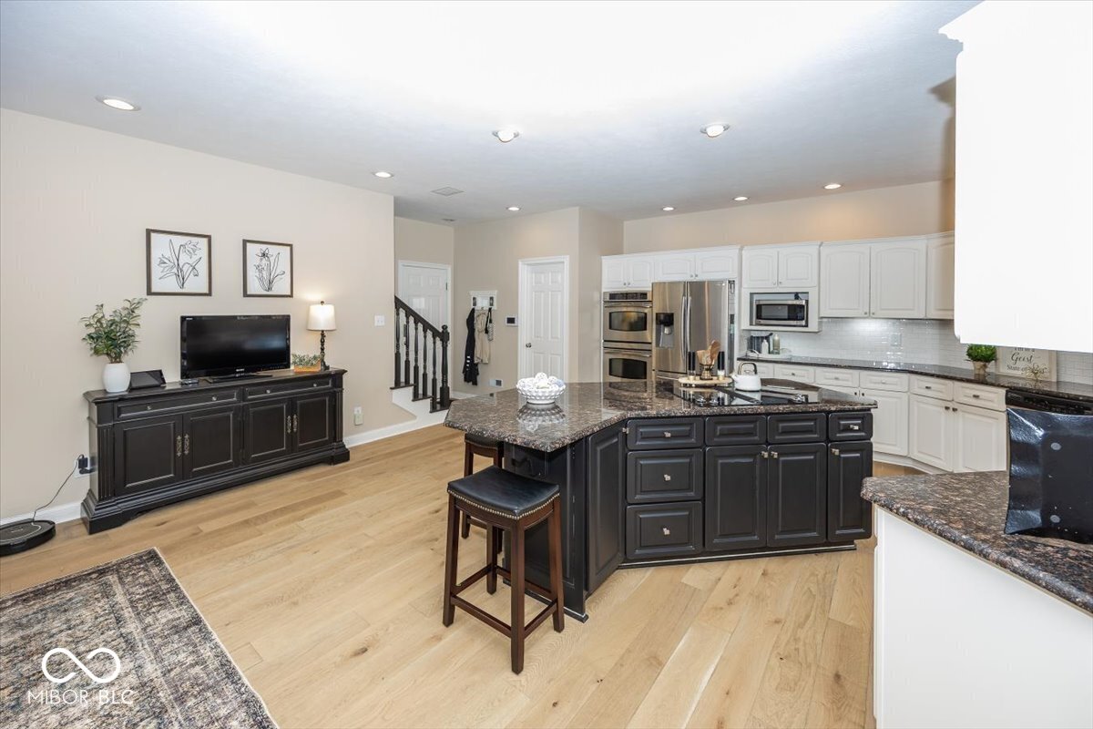 12987 Shoreline Boulevard Fishers, IN 46055 - Photo 15 of 49