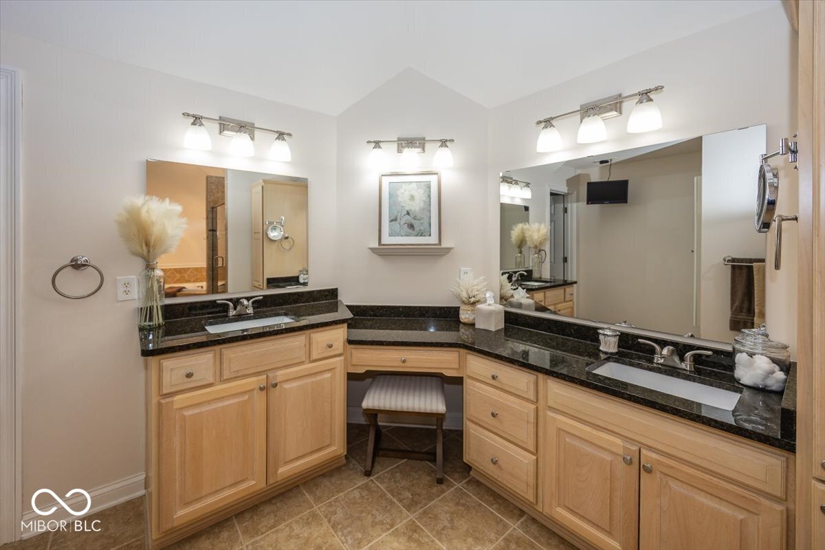 12987 Shoreline Boulevard Fishers, IN 46055 - Photo 21 of 49