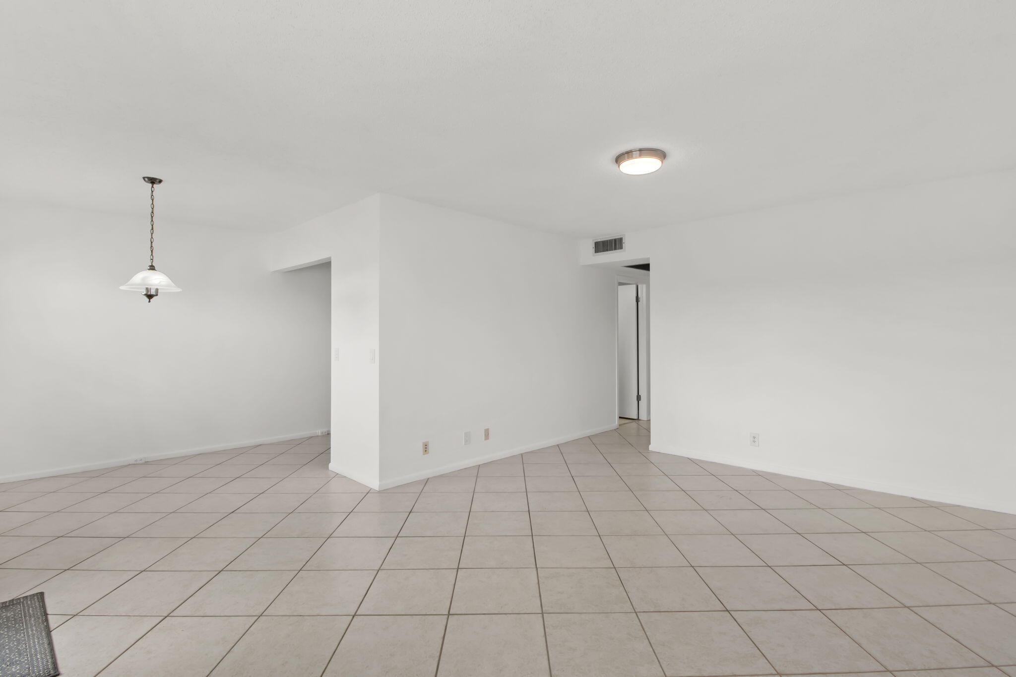 124 Preston F Boca Raton, FL 33434 - Photo 5 of 38 15-web-or-mls-IMG_5221