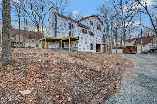 $559,000 | 101 Maple Leaf Road, Lackawaxen, PA 18435