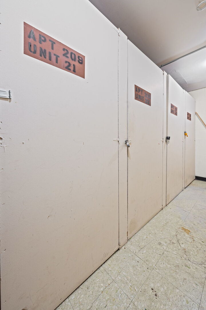 1205 East Hintz Road, Unit 209 Arlington Heights, IL 60004 - Photo 23 of 27 a view of a hallway
