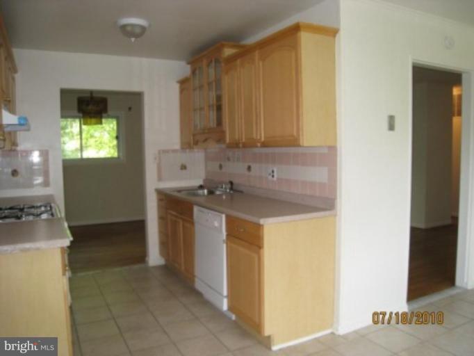 4321 Franconia Road Alexandria, VA 22310 - Photo 4 of 16 Kitchen