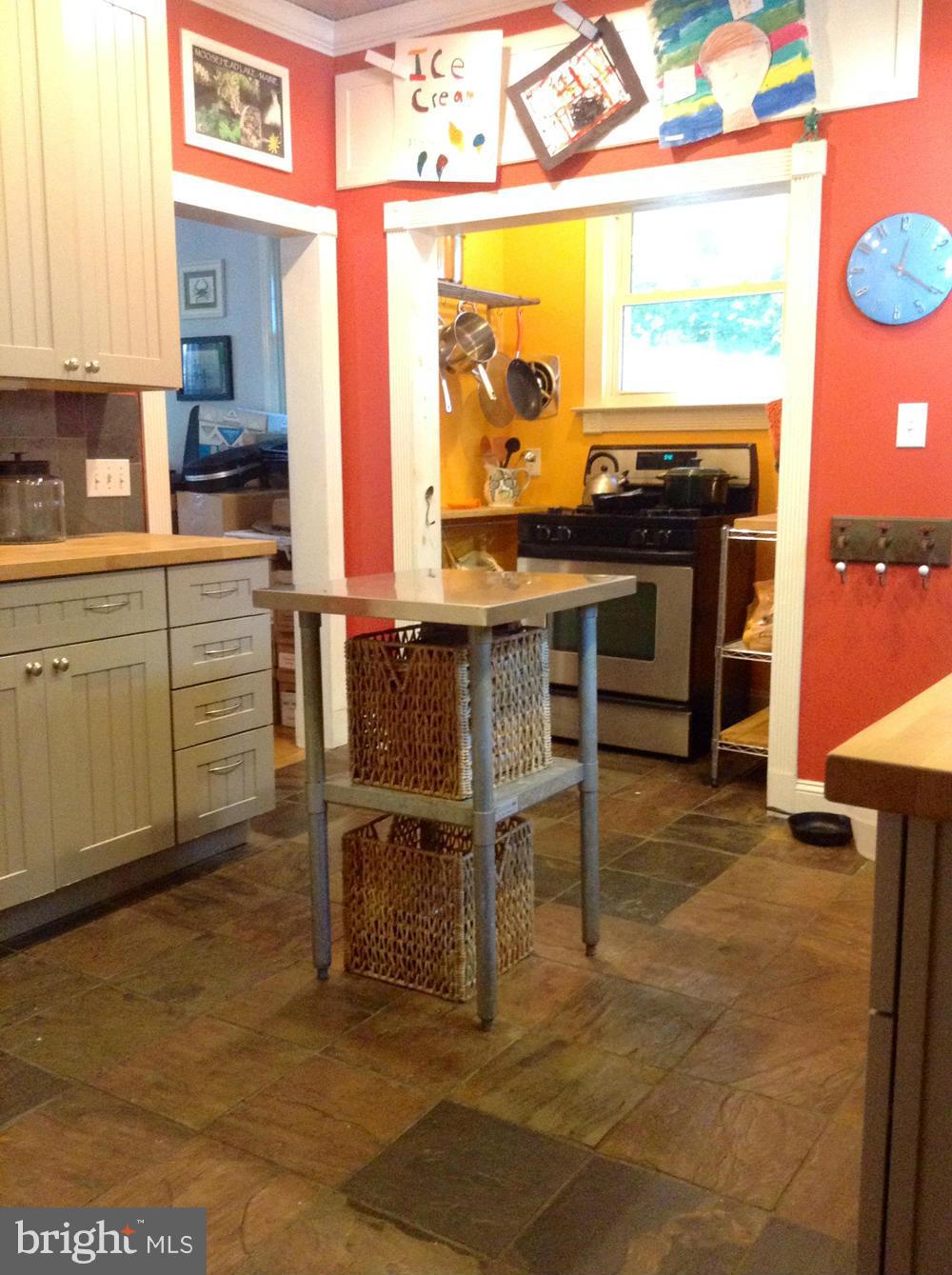 714 Cedarcroft Road Baltimore, MD 21212 - Photo 4 of 10 Kitchen
