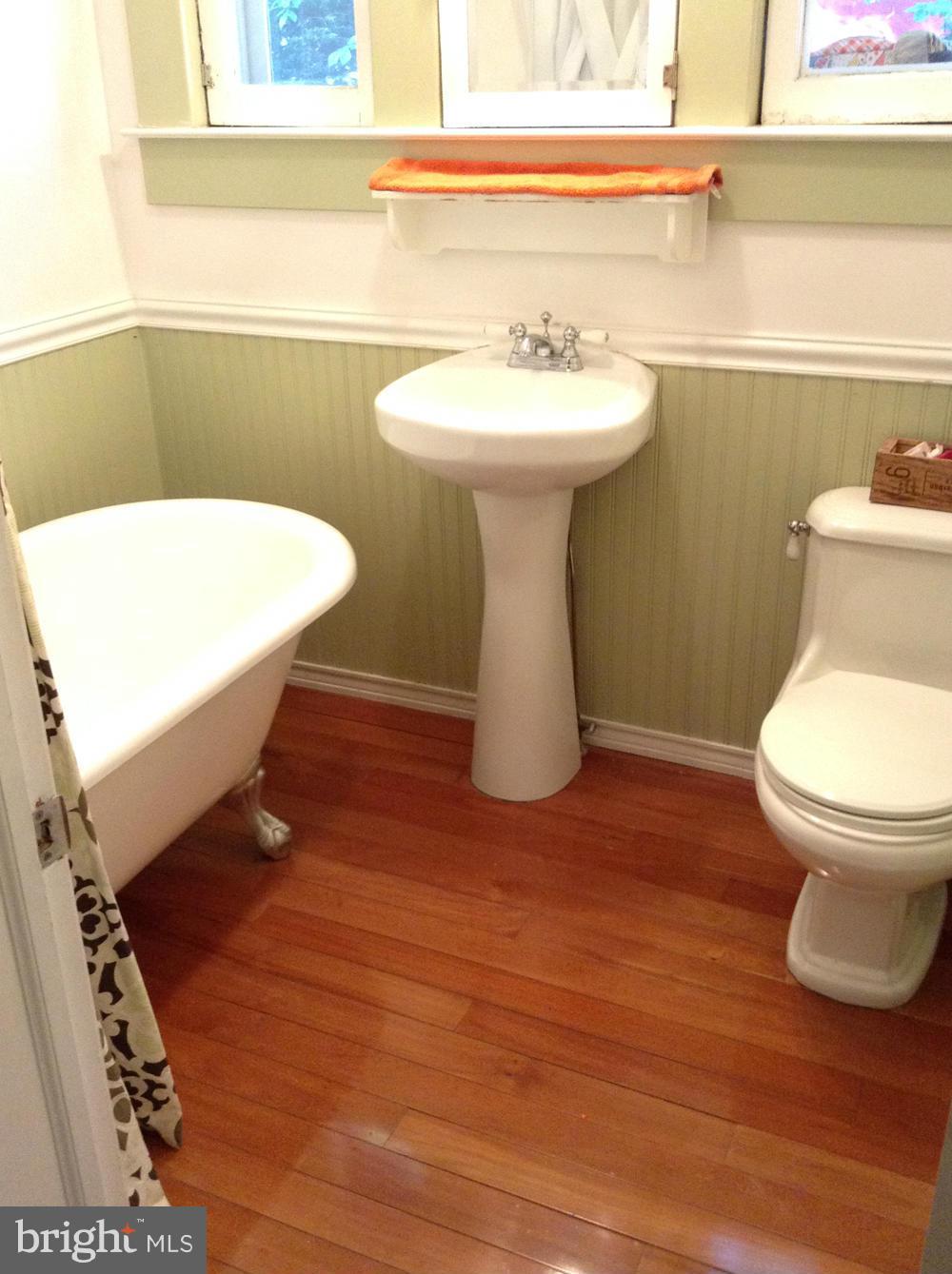 714 Cedarcroft Road Baltimore, MD 21212 - Photo 8 of 10 Full Bath