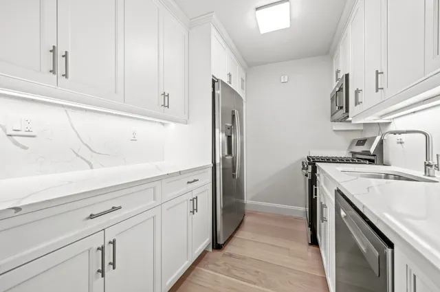 $5,000 | 155 West 68th Street, Unit 1516 | Upper West Side