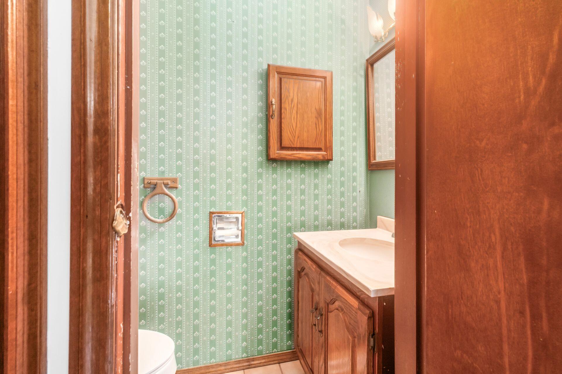 1720 Kenwick Road Columbus, OH 43209 - Photo 12 of 46